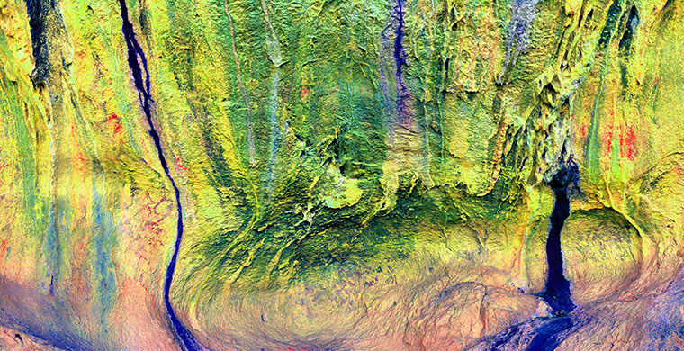 Panorámica de los tres sectores principales con pinturas de Cova Centelles, falso color.
